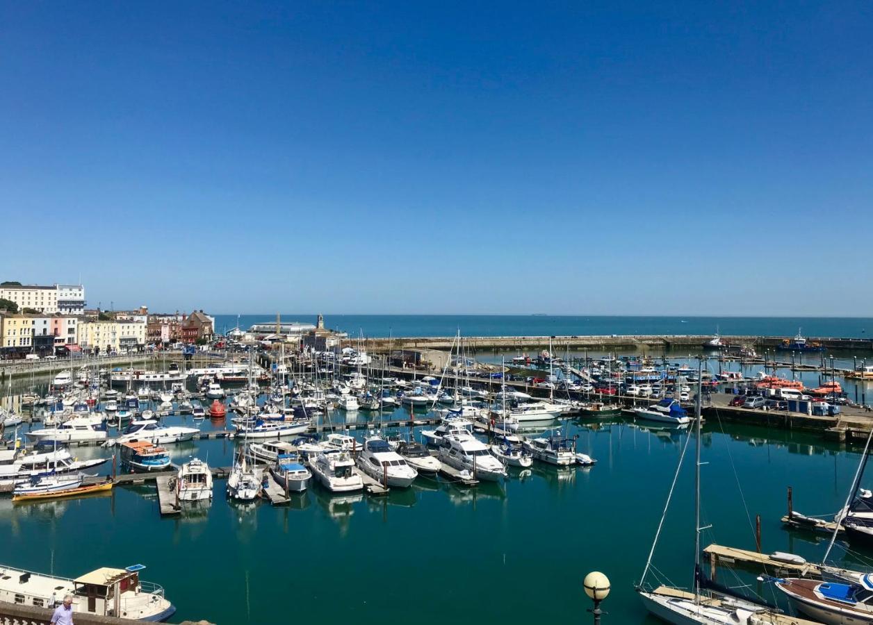 Marina Retreat - Stunning 4 Bedroom, 3 Bathroom House With Harbour Views! Ramsgate Exterior foto